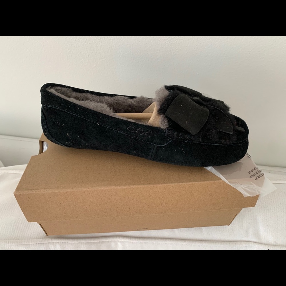 UGG W ANSLEY BOW SLIPPERS (New In Box)
